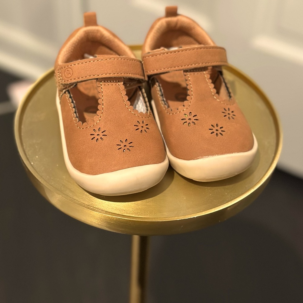 Stride Rite 360 Girl's Cheyenne Mary Jane Flat Tan Baby Shoes w/Floral Cutouts